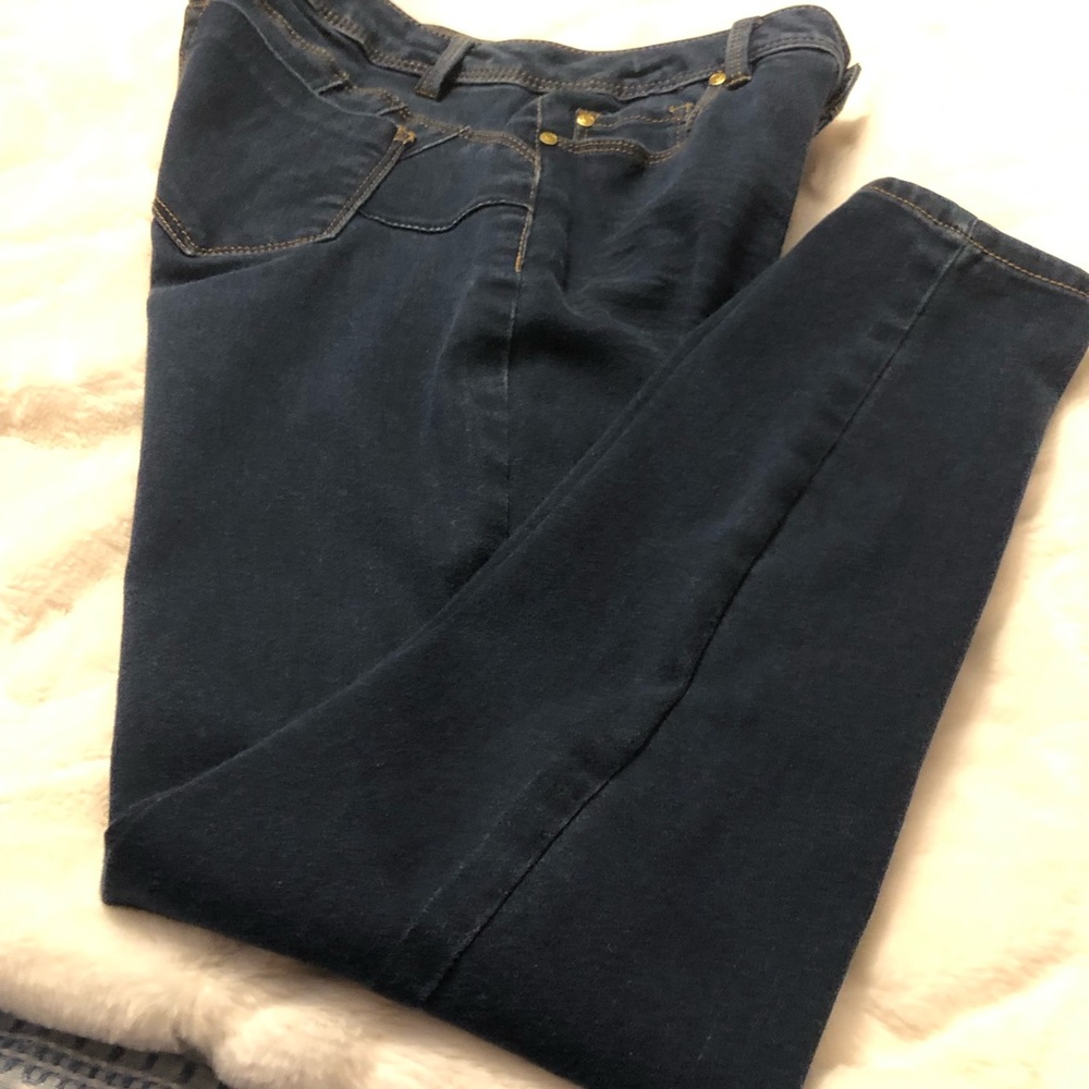 EUC Nicki Minaj Mid Rise 5 Pocket Slim Fit Tapered Jeans